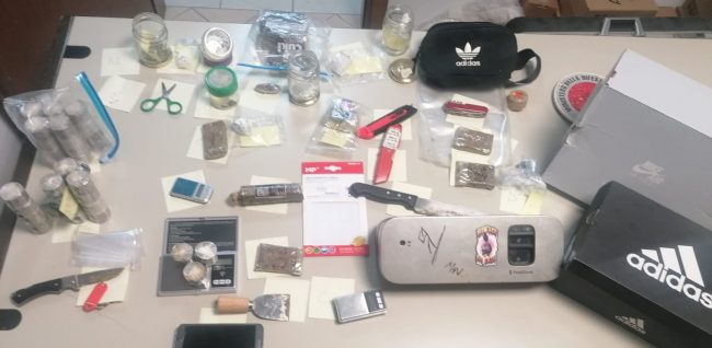 droga-sequestro-carabinieri-tolentino-7-650x318