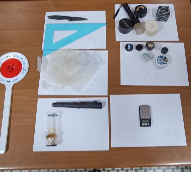 droga-sequestro-carabinieri-tolentino-8-650x585