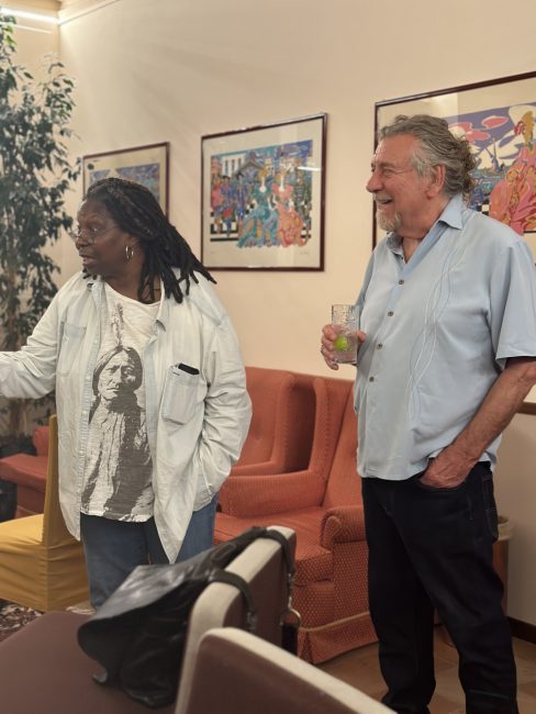 robert_plant_whoopi_goldberg-6-488x650