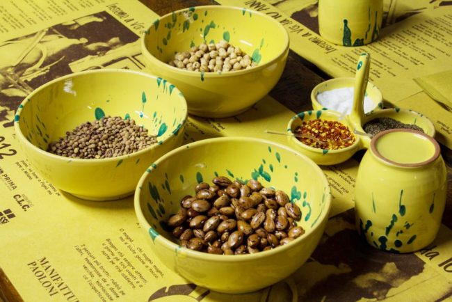 Appignano_Legumi-nelle-ciotole-di-ceramica