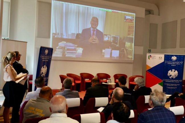 convegno-confcommercio-sisma-1-650x434