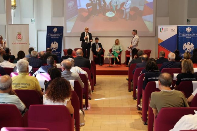 convegno-confcommercio-sisma-7-650x433