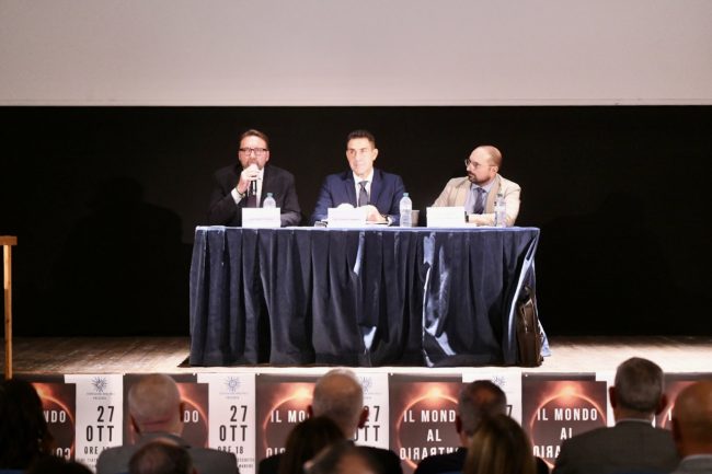 presentazione-libro-generale-vannacci-civitanova-FDM-6-650x433