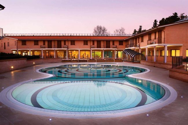 Terme-Sarnano-piscina-esterna