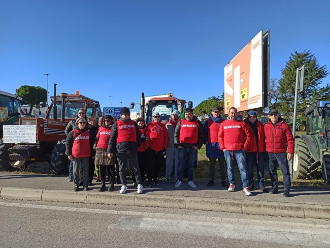protesta-agricoltori-trattori-14-650x488