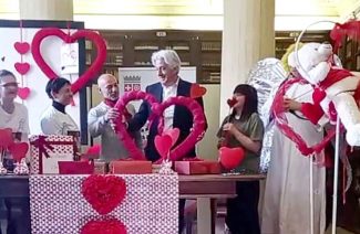 San Valentino, l'Acm premia i clienti «Ora al lavoro per la Festa della  donna, alziamo la qualità degli eventi culturali»