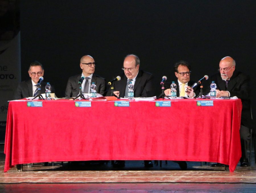 foto-tavolo-Assemlea-banco-marchigiano-e1714749147935