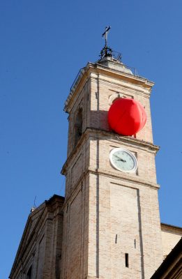 Naso-Rosso-Campanile-Chiesa-1-scaled-clown-261x400