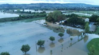 tavolo-matto-alluvione-2-325x183