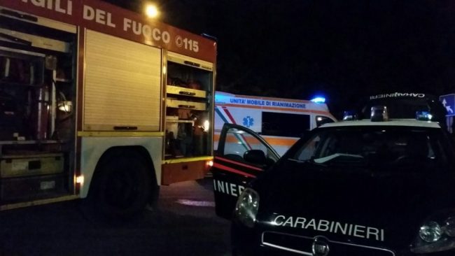 carabinieri-vigili-del-fuoco-ambulanza-notte-1024x576-650x366
