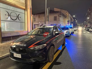 controlli-interforze-discoteca-donoma-carabinieri-corso-garibaldi-civitanova-FDM-11-325x244