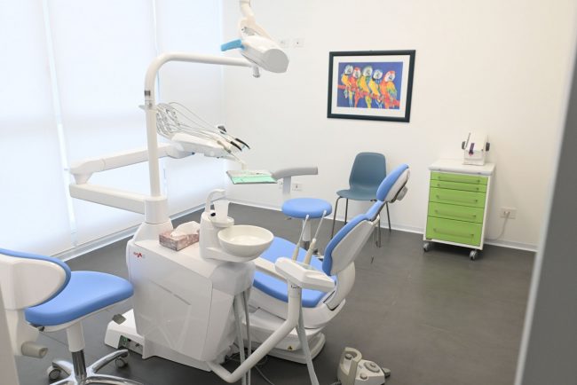 villa-verde-clinica-dentale-civitanova-FDM-6-650x434