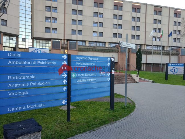 ingresso-ospedale-regionale-torrette