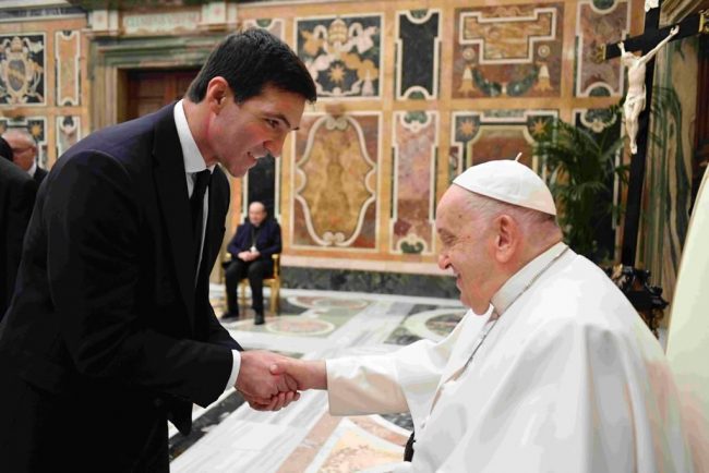 Acquaroli-papa-Francesco
