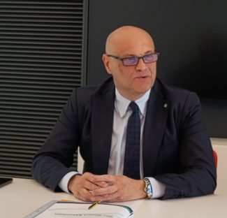 Il-direttore-Guardiani-e1745947847941-325x312