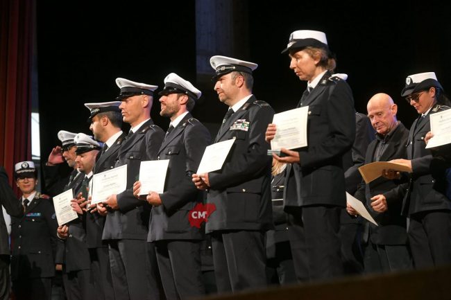 festa-polizia-locale-2025-encomi-teatro-rossini-civitanova-FDM-16-650x433
