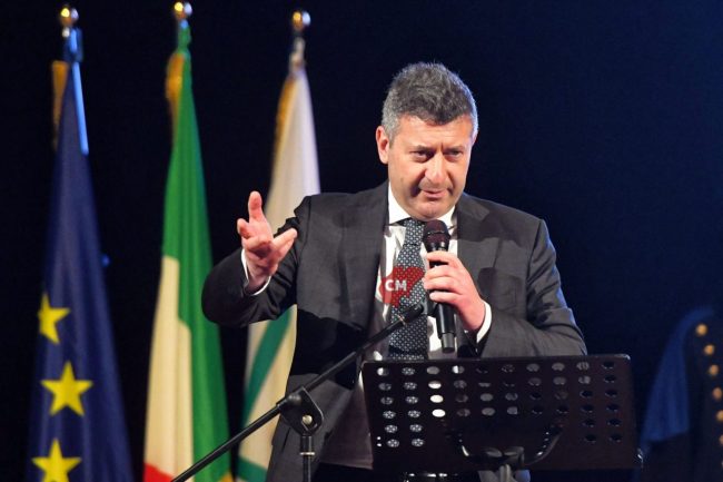 festa-polizia-locale-2025-patruno-teatro-rossini-civitanova-FDM-5-650x433