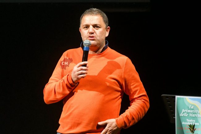 matteo-ricci-al-teatro-annibal-caro-micucci-civitanova-FDM-4-650x433