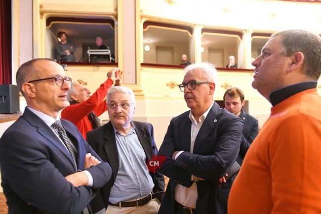 matteo-ricci-al-teatro-annibal-caro-sciapichetti-carancini-micucci-civitanova-FDM-2-650x433