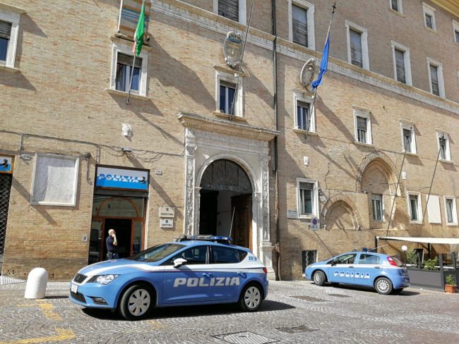 polizia questura macerata