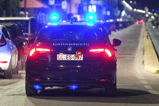 controlli-carabinieri-notte-lungomare-nord-civitanova-FDM-3-650x433