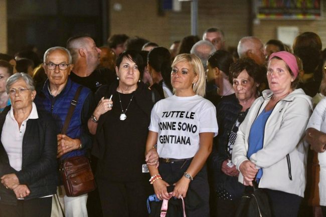 omicidio-gentiana-hudhra-manifestazione-18-650x433