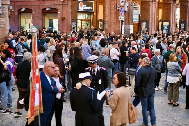 omicidio-gentiana-hudhra-manifestazione-2-650x433
