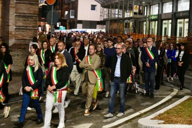 omicidio-gentiana-hudhra-manifestazione-21-650x433