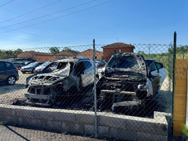 auto-incendiate-civitanova-1-650x488