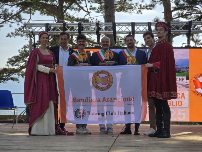 bandiere-arancioni-2-650x488