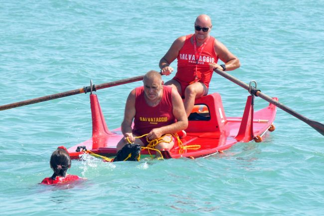 dimostrazione cani di salvataggio ass pegasus - spiaggia lungomare sud - civitanova - FDM (9)
