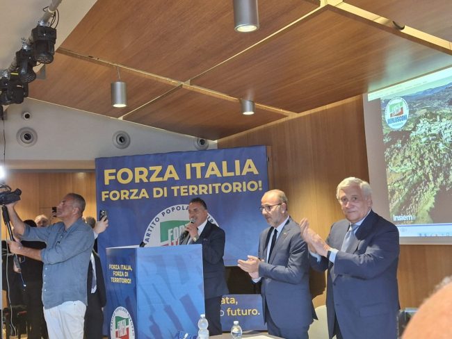 tajani-forza-italia-3-650x488