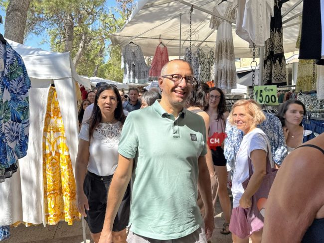 matteo-ricci-al-mercato-civitanova-FDM-8-650x488