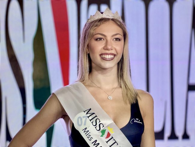 miss-italia-miss-marche-2025-asia-campanelli-piazza-civitanova-FDM-8-650x488
