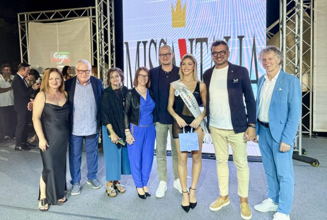 miss-italia-miss-marche-2025-piazza-civitanova-FDM-9-650x438