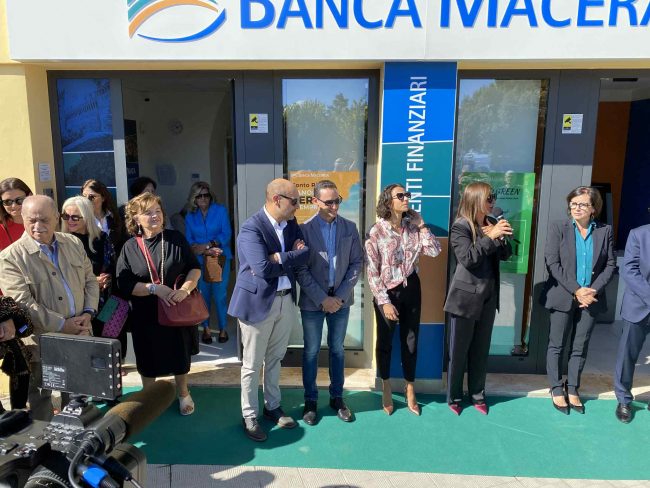 inaugurazione-banca-macerata-corridonia-10-650x488