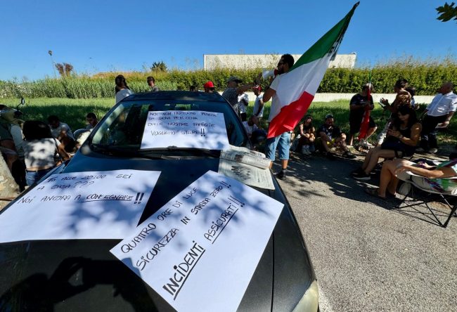 sciopero-amazon-3-650x444