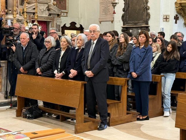 Funerali-Menichelli5-650x488