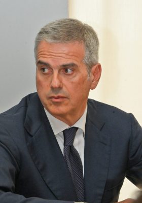 GiacomoBugaro_SvilEconomico