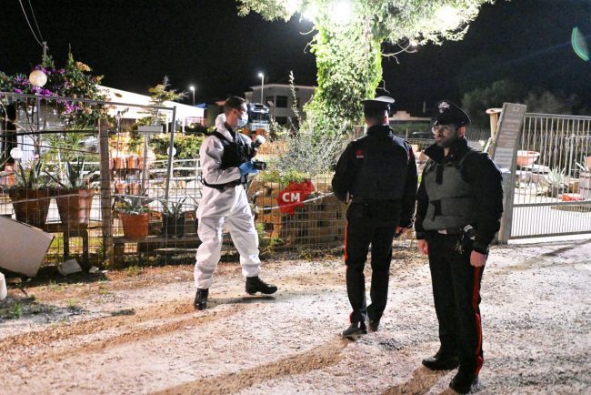 assalto-portavalori-carabinieri-e-scientifica-porto-potenza-picena-green-garden-FDM-12-650x434