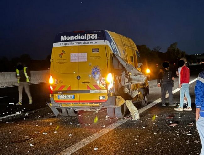 assalto-portavalori-porto-recanati-2-650x496