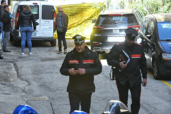 donna-trovata-morta-in-strada-carabinieri-viale-vittorio-veneto-civitanova-FDM-8-650x433