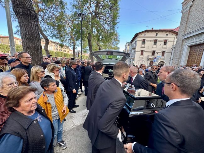 funerale-paciotti-11-650x488