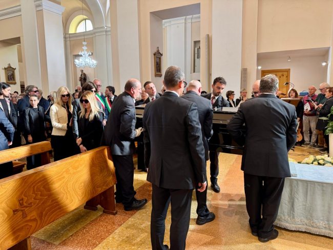 funerale-paciotti-9-650x488