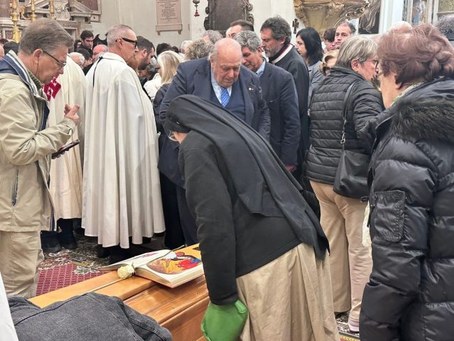 funerali-menichelli-14-650x488