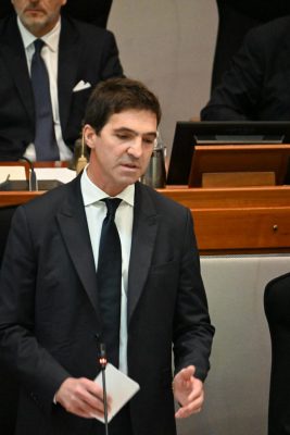 primo-consiglio-regionale-acquaroli9-267x400