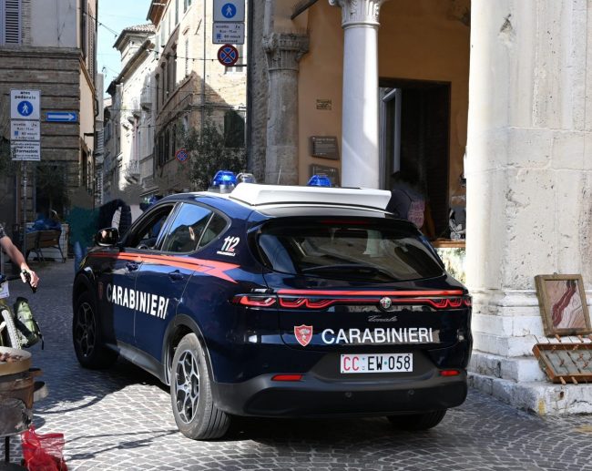 carabinieri archivio archi macerata-min