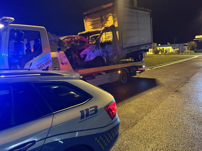 incendio-furgone-a14-2-650x488