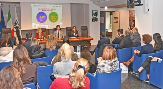 DatiTuristici_01-650x358