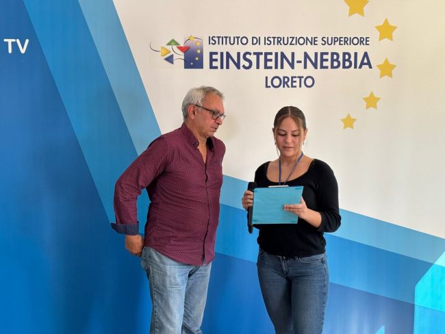 Intervista-della-web-tv-scolastica-al-giornalista-Rai-Avvenire-Famiglia-Cristiana-Vincenzo-Varagona